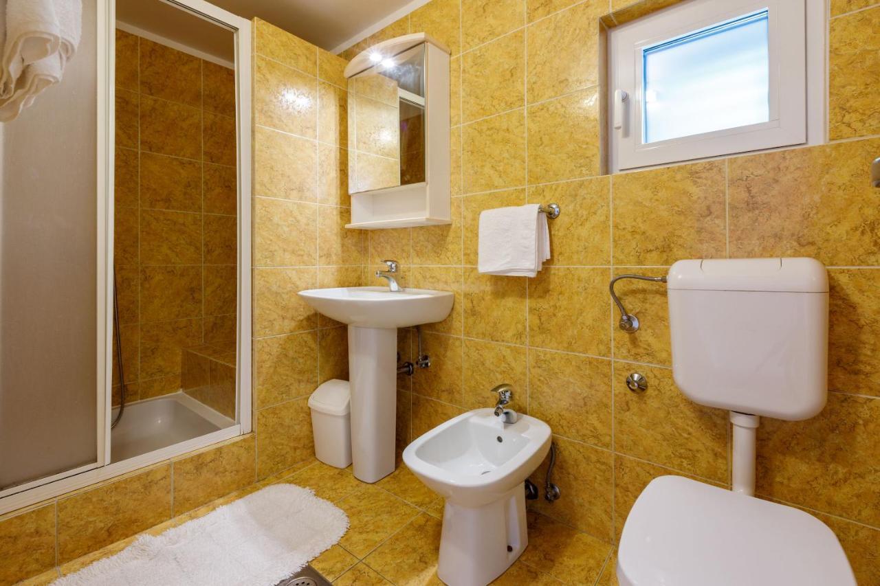 Apartments Loncaric Crikvenica Luaran gambar