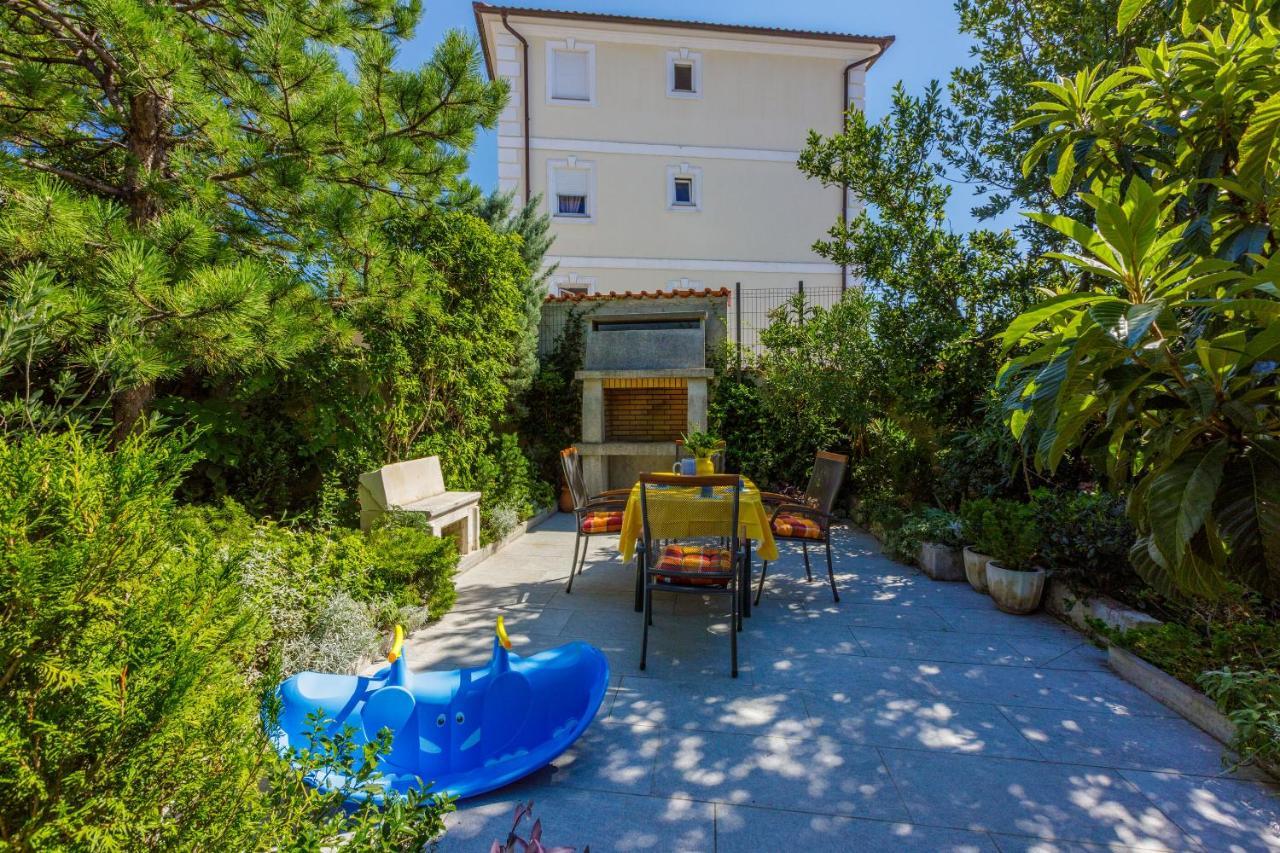 Apartments Loncaric Crikvenica Luaran gambar